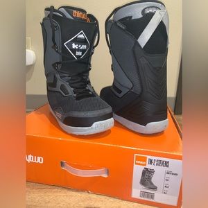 Mens snowboard boots size 9.5